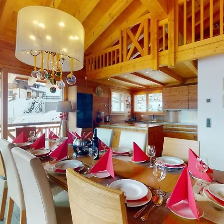 Etoiles Des Neiges Luxe & Jacuzzi 12 Pers By Alpvision Residences 木屋